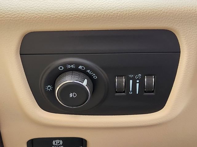 New 2026 Jeep Grand Cherokee Limited image 17