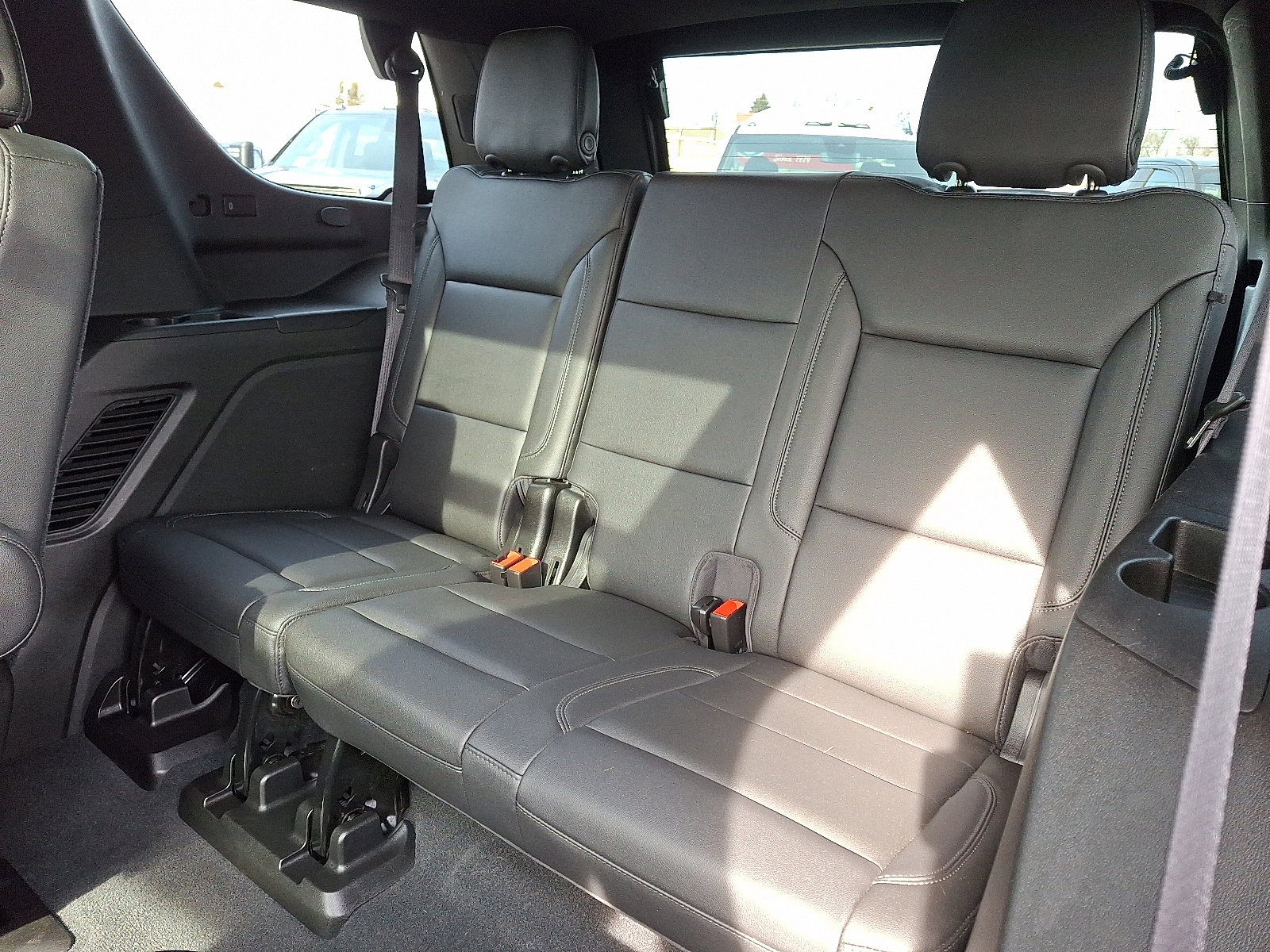 Used 2021 Chevrolet Tahoe LT w/ LT Signature Package image 12