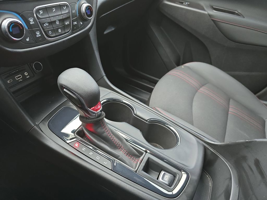 Used 2022 Chevrolet Equinox RS w/ Infotainment Package FWD image 25