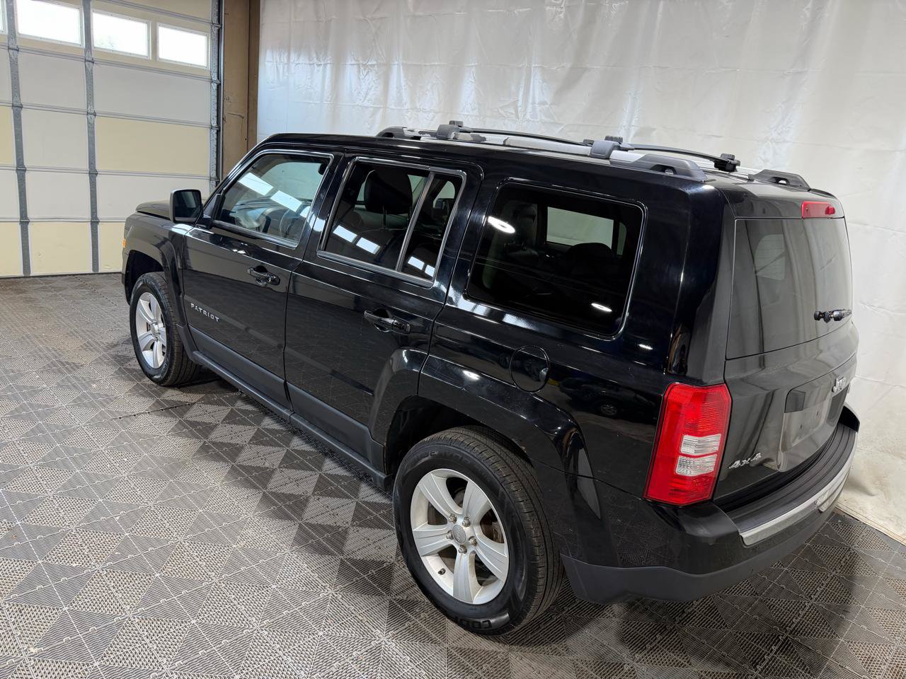 Used 2012 Jeep Patriot Limited w/ Sun/Sound Group AWD/4WD image 4