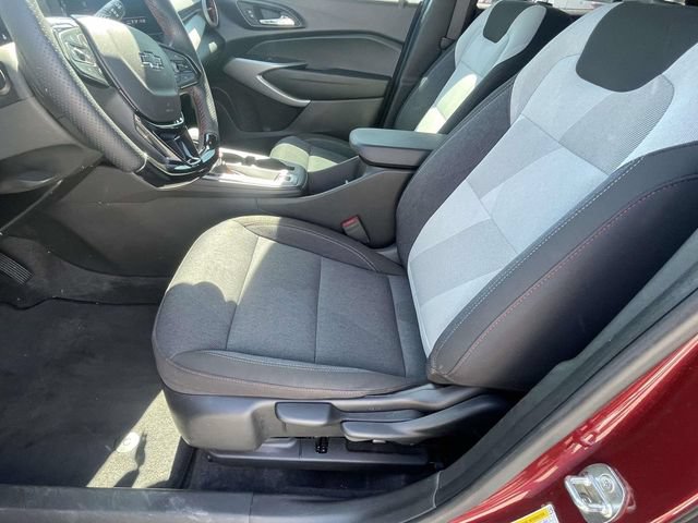 Certified 2024 Chevrolet Trax RS w/ Sunroof Package FWD image 14