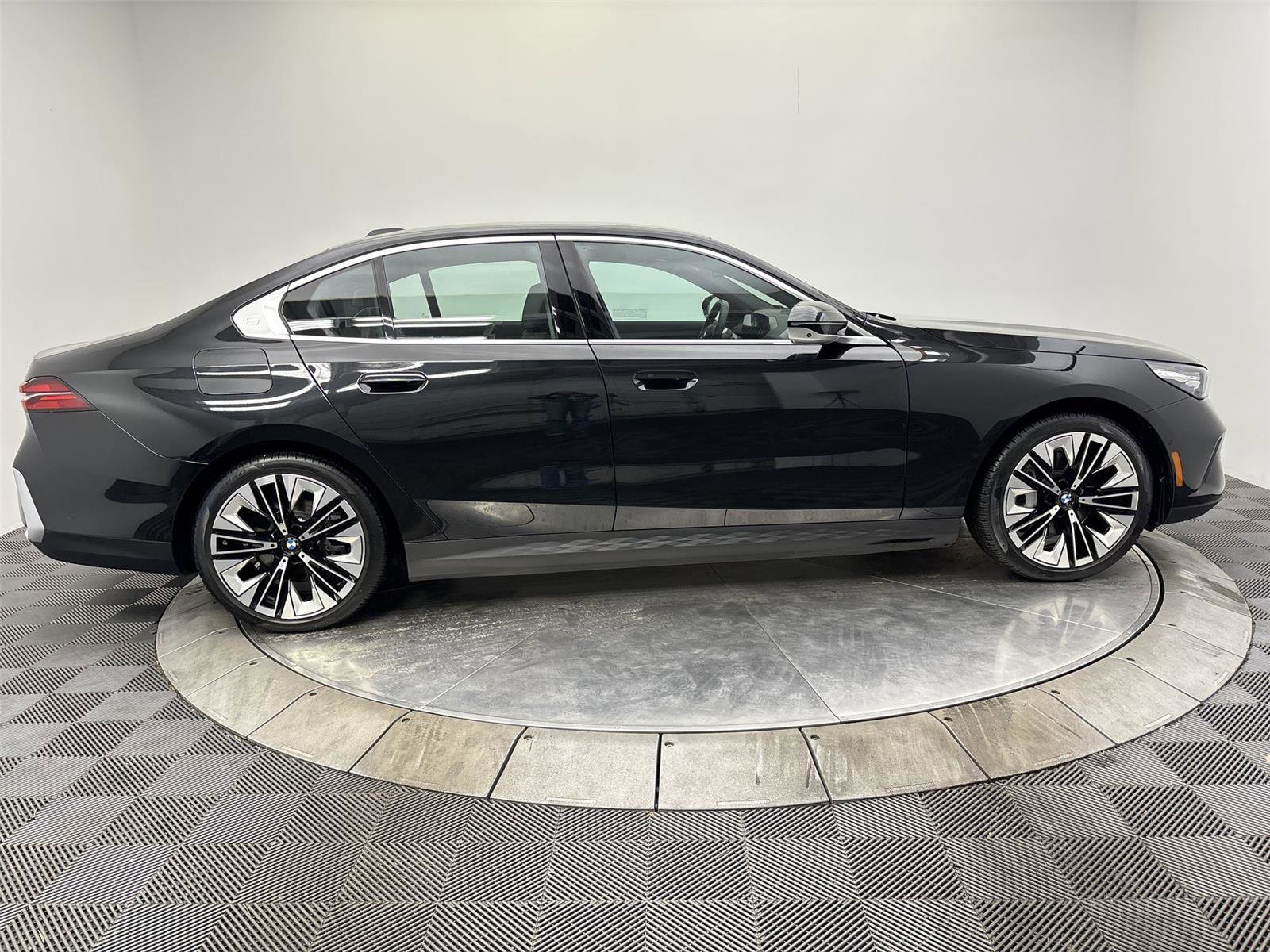 Used 2026 BMW i5 eDrive40 RWD image 17