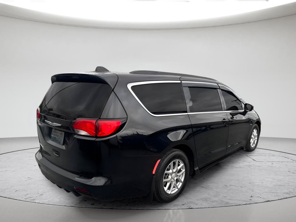 Used 2020 Chrysler Voyager Lxi FWD image 5