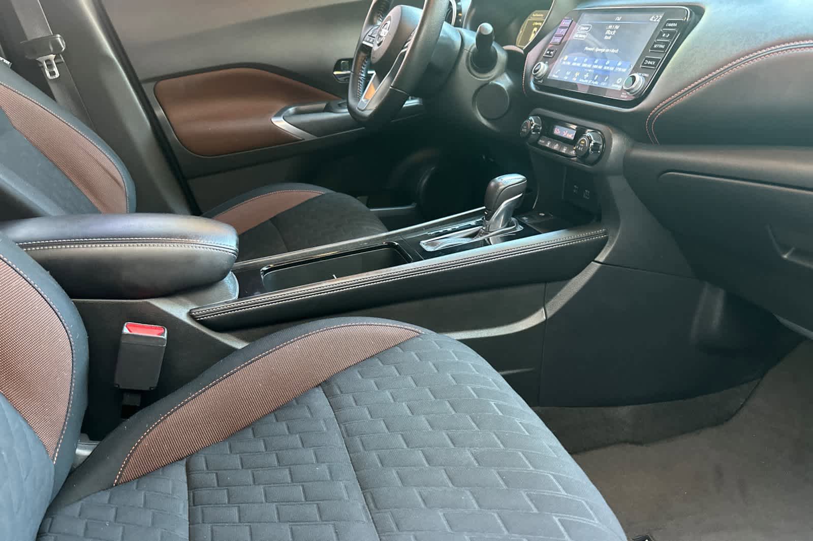 Used 2021 Nissan Kicks SR w/ Exterior Package FWD image 16