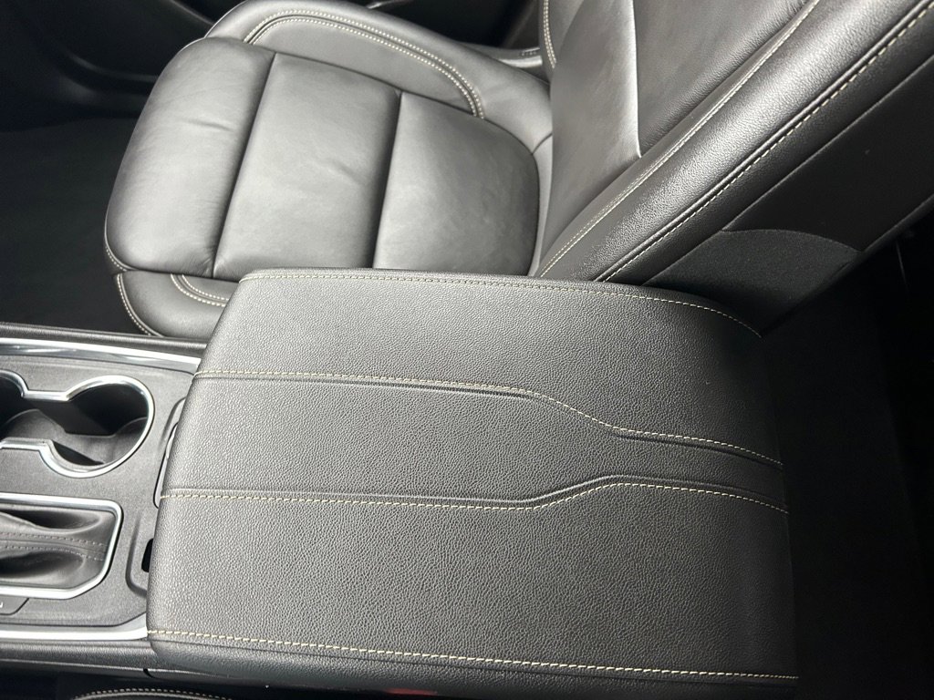 Used 2023 Chevrolet Traverse LT image 50