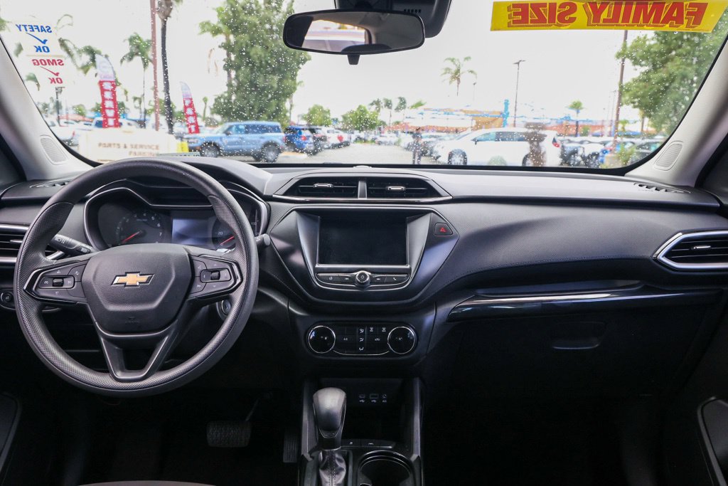 Used 2023 Chevrolet TrailBlazer LS FWD image 23