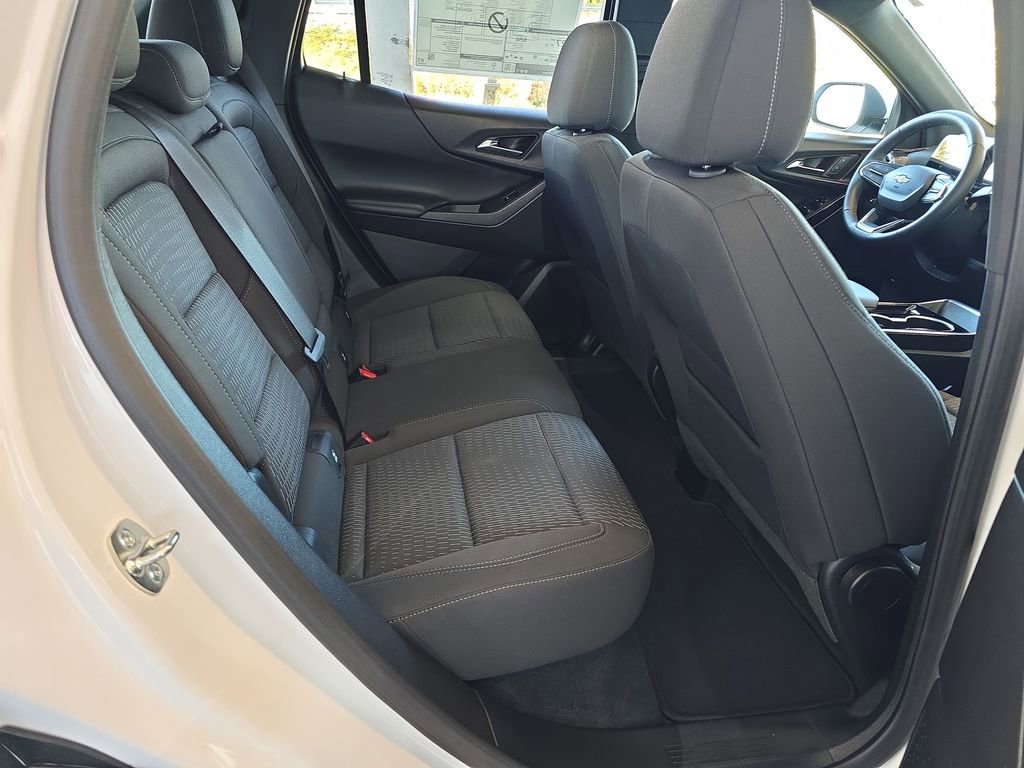 New 2025 Chevrolet Equinox LT image 27