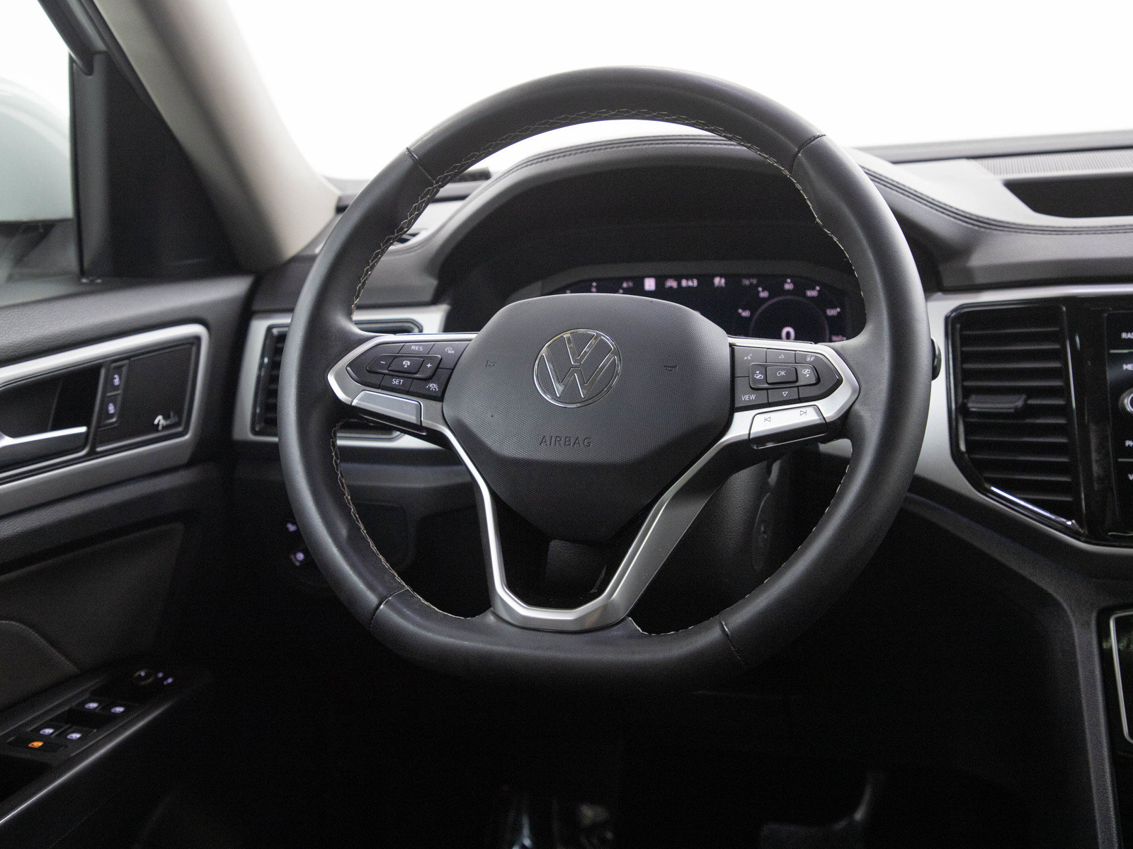 Used 2023 Volkswagen Atlas SEL AWD/4WD image 19