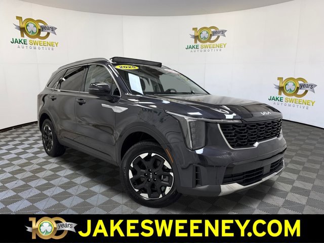 Certified 2025 Kia Sorento S w/ Panoramic Sunroof Package