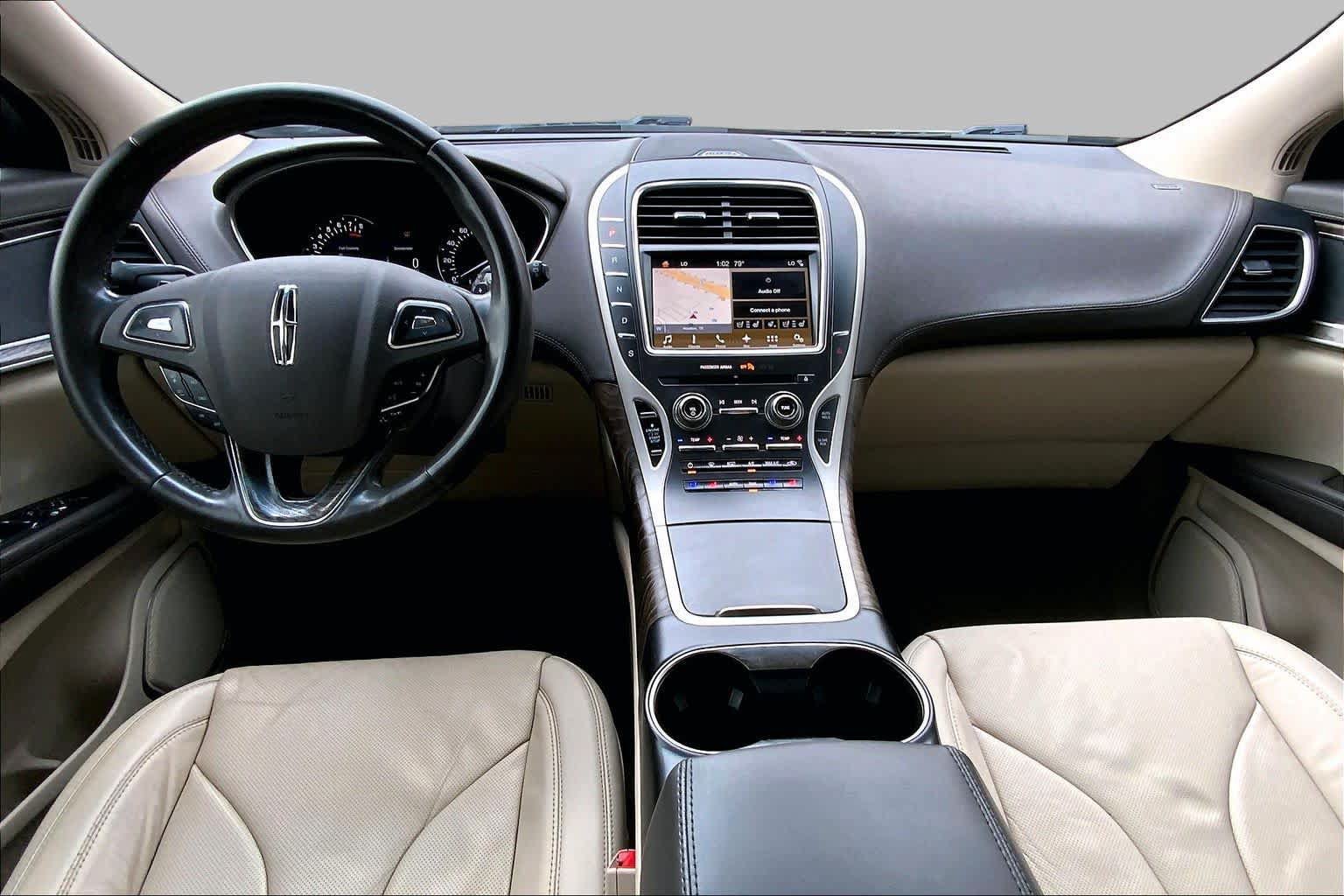 Used 2017 Lincoln MKX Reserve w/ Lincoln MKX Climate Package FWD image 14