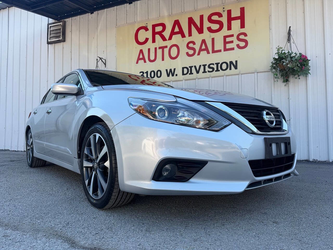 Used 2017 Nissan Altima 2.5 SR FWD image 1
