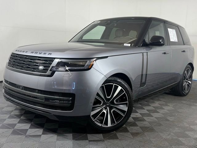 Used 2025 Land Rover Range Rover SE image 1