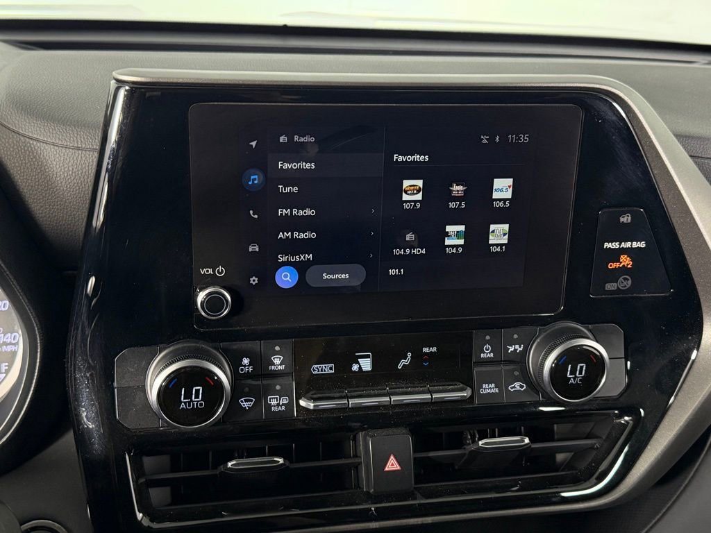 Used 2023 Toyota Highlander LE image 16