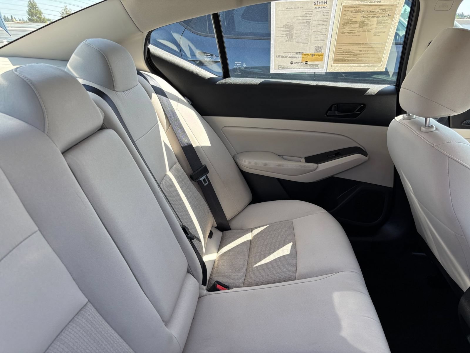Used 2025 Nissan Altima 2.5 SV FWD image 35