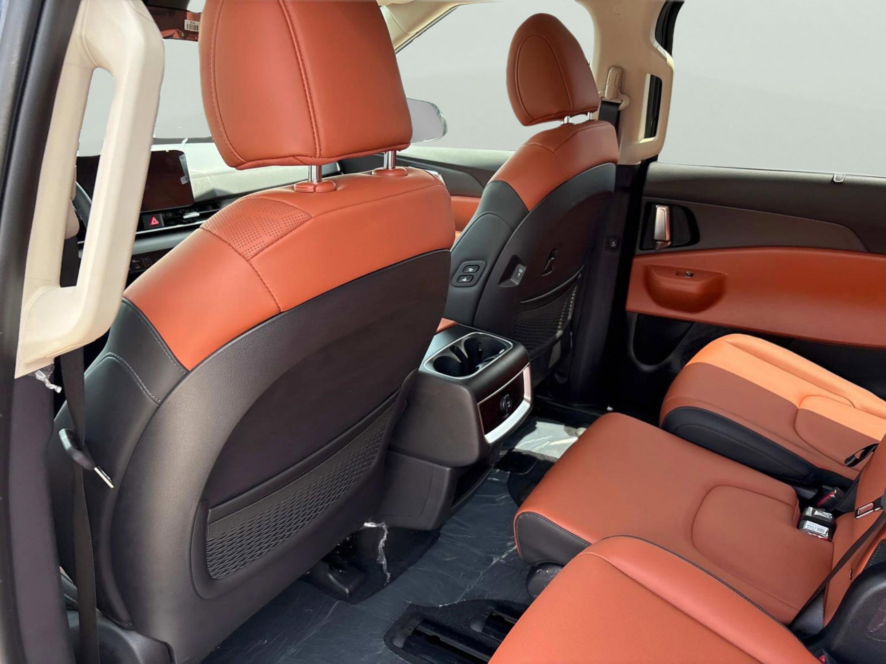New 2026 Kia Carnival EX image 17