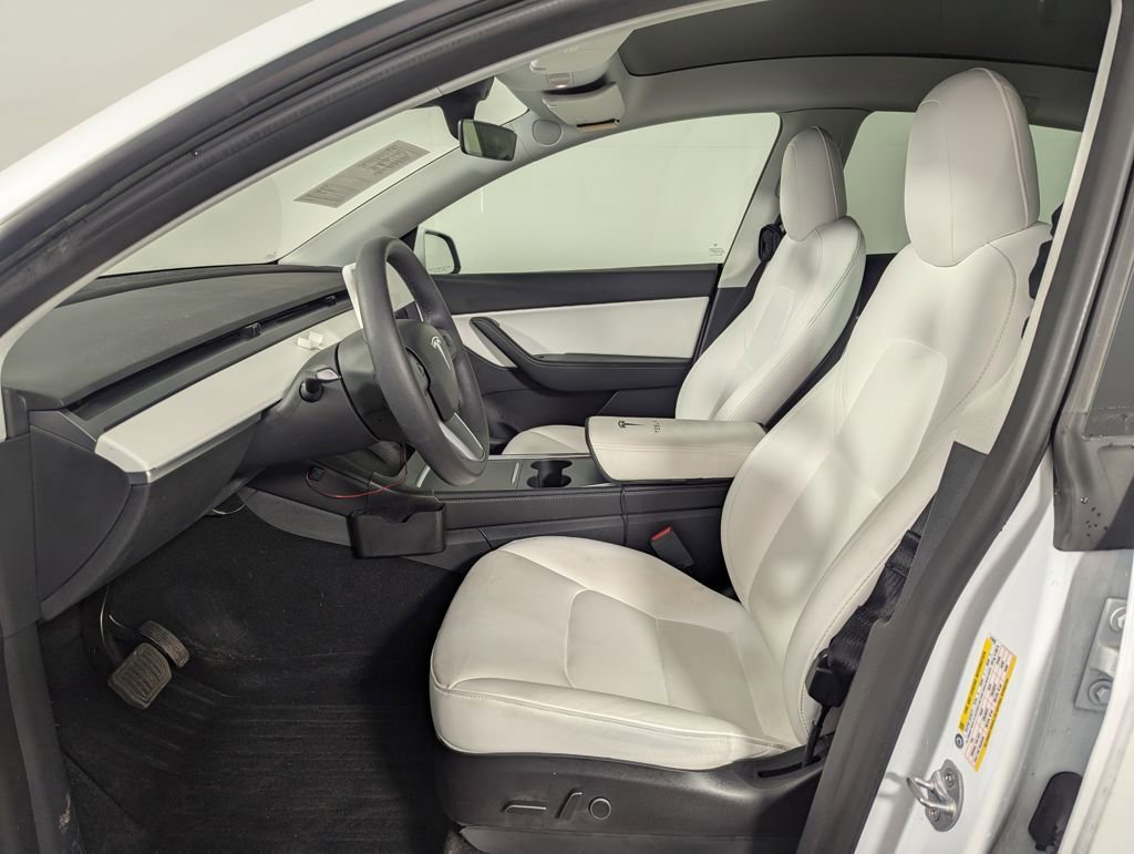 Used 2022 Tesla Model Y Long Range image 4