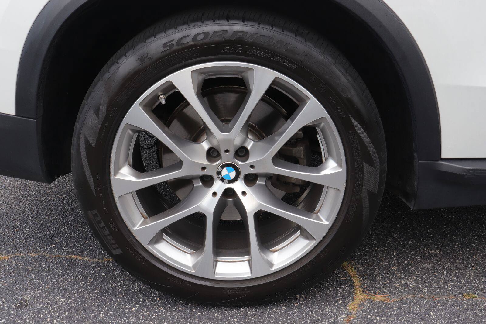 Used 2023 BMW X5 xDrive40i AWD/4WD image 44