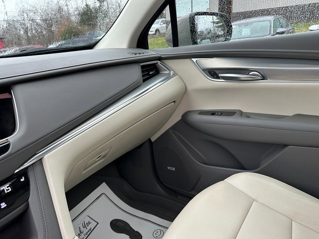 Used 2022 Cadillac XT5 Premium Luxury w/ LPO, Floor Liner Package image 22