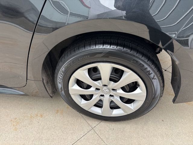 Used 2022 Toyota Corolla LE image 11