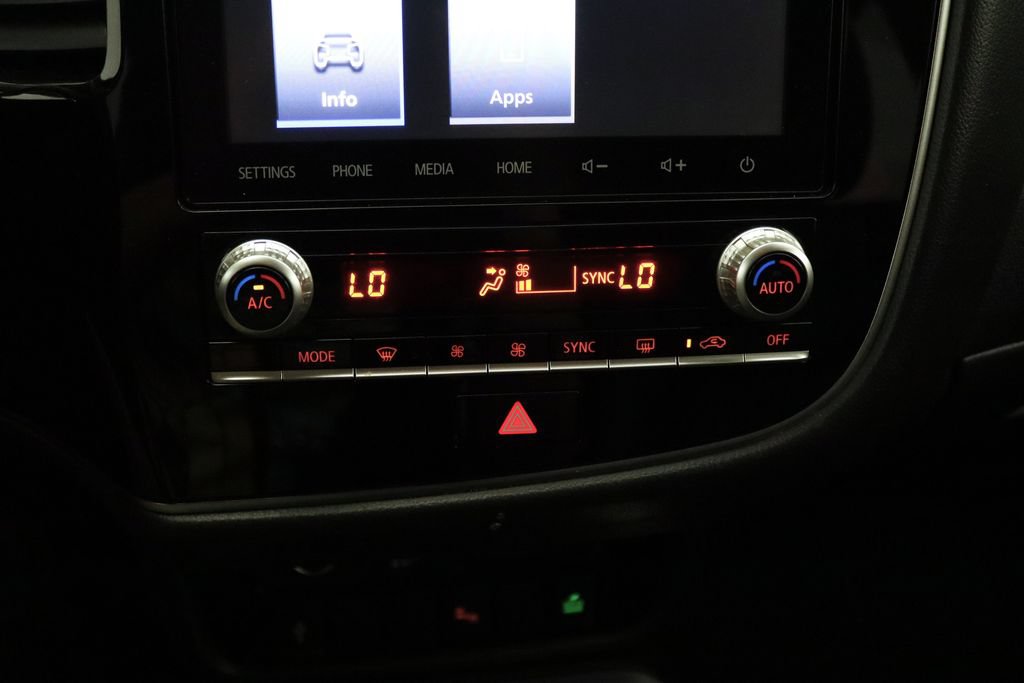 Used 2020 Mitsubishi Outlander SE AWD/4WD image 27