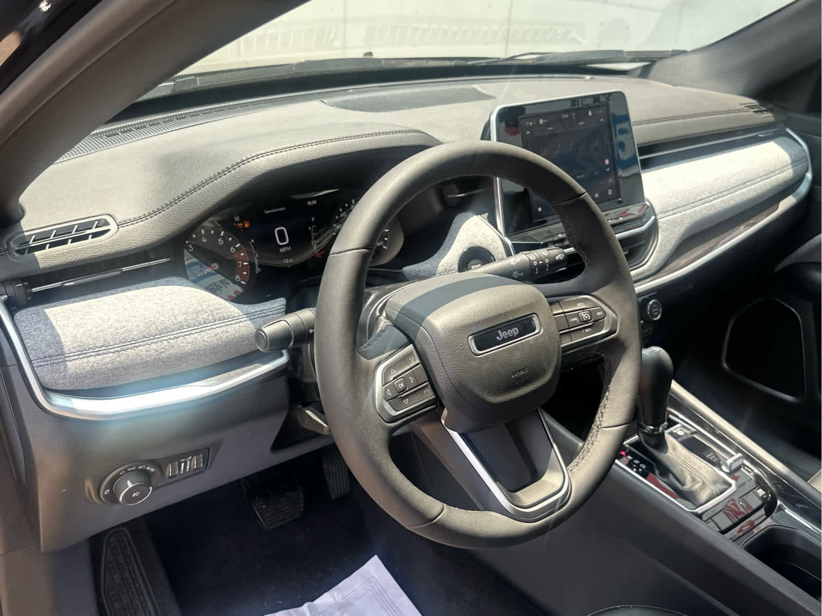 New 2025 Jeep Compass Latitude w/ Convenience Group image 28