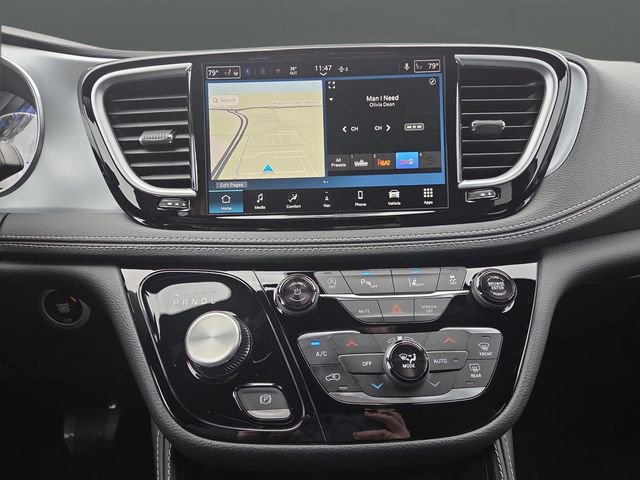 New 2026 Chrysler Pacifica Limited w/ Trailer Tow Group image 9