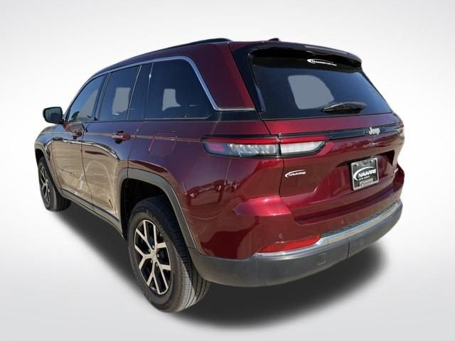 Used 2024 Jeep Grand Cherokee Limited image 6