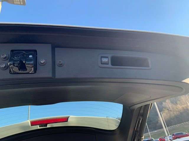 Used 2023 Toyota Highlander LE image 13