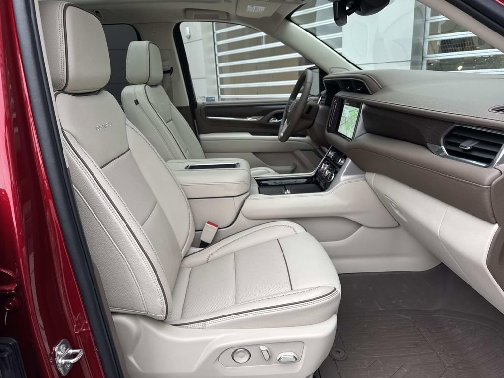 Used 2023 GMC Yukon XL Denali image 10