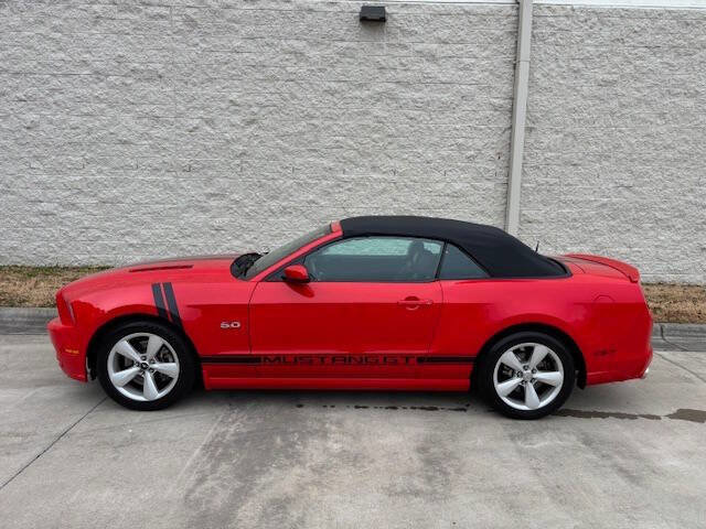 Used 2013 Ford Mustang GT RWD image 16