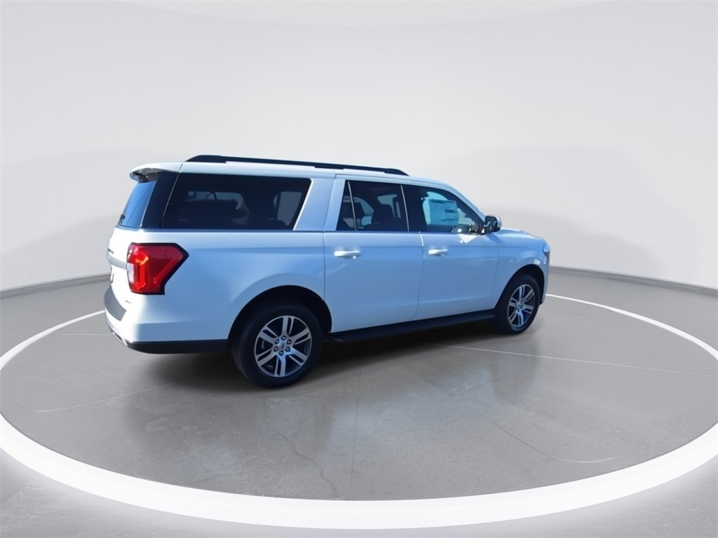 Used 2024 Ford Expedition Max XLT image 9