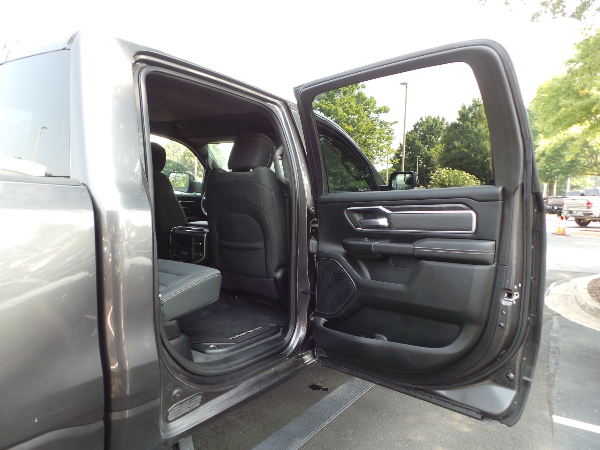 Used 2021 RAM 1500 Big Horn AWD/4WD image 40