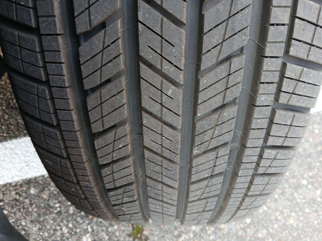 New 2026 Volkswagen Taos SEL image 28