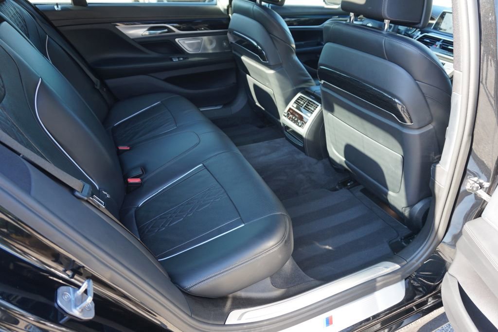 Used 2017 BMW 750i RWD image 24