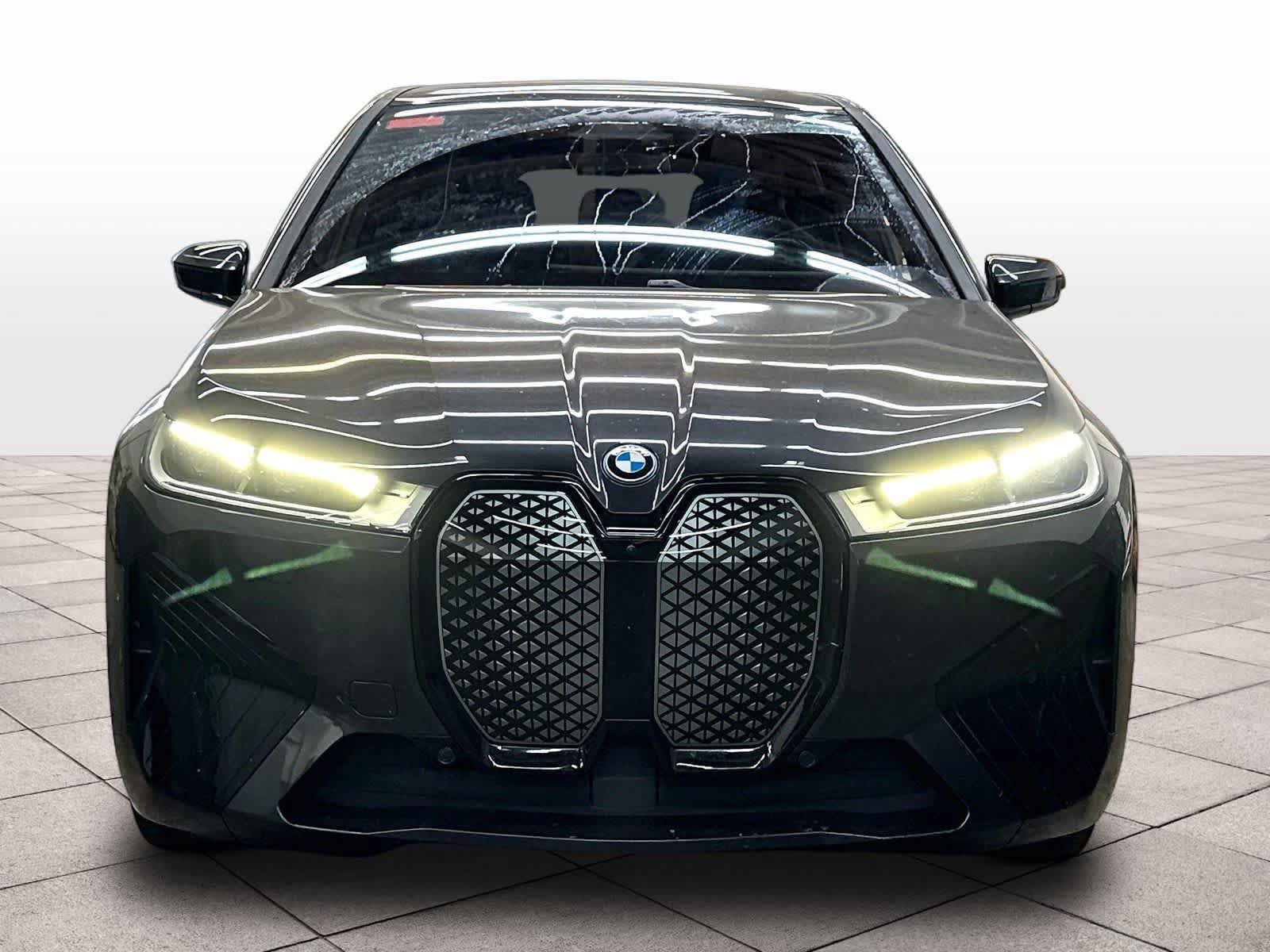 Used 2024 BMW iX xDrive50 w/ Sport Package AWD/4WD image 3