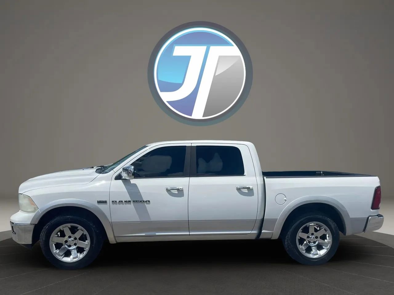 Used 2012 RAM 1500 Laramie RWD image 4