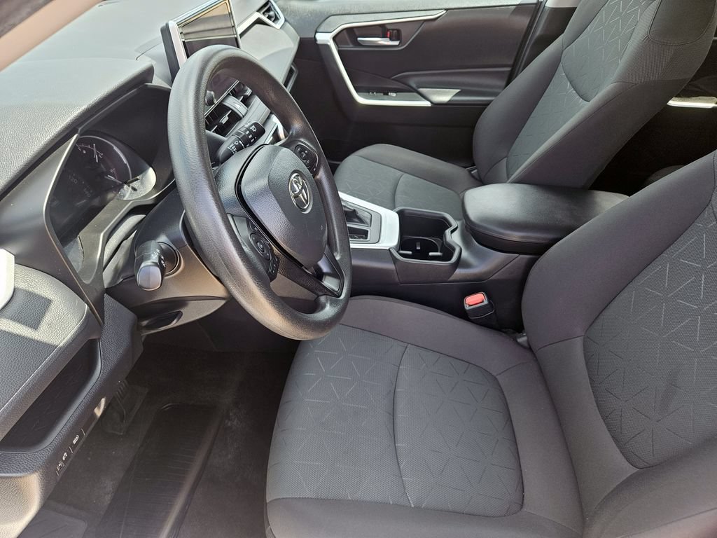 Used 2024 Toyota RAV4 XLE FWD image 18