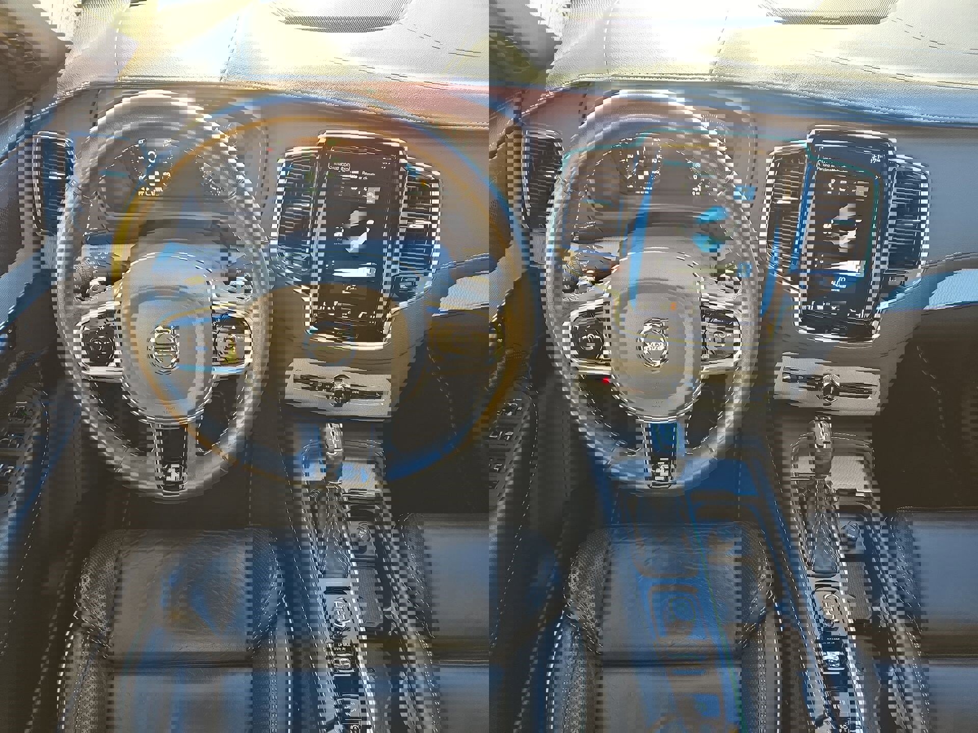 Used 2020 Volvo XC90 T6 R-Design image 14