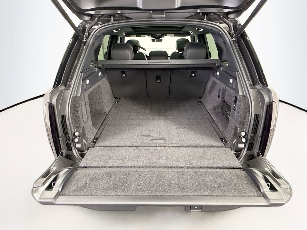 New 2026 Land Rover Range Rover SE image 28
