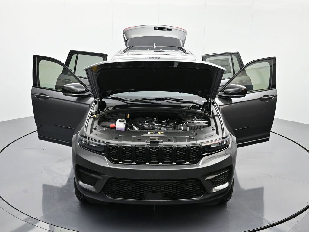 New 2025 Jeep Grand Cherokee Altitude image 46