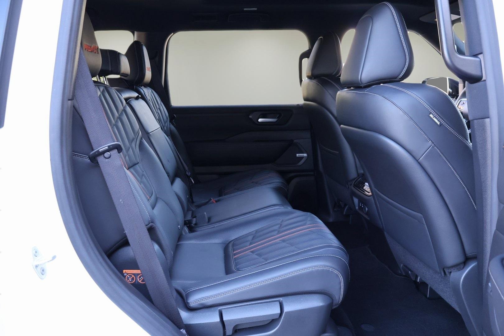 Used 2025 Nissan Armada PRO-4X w/ Pro-4X Premium Package image 21