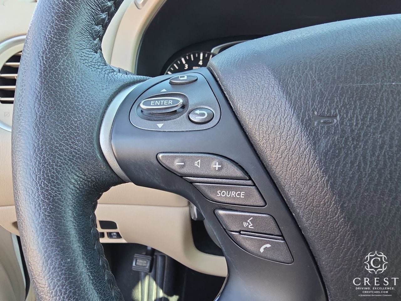 Used 2020 Nissan Pathfinder Platinum FWD image 16