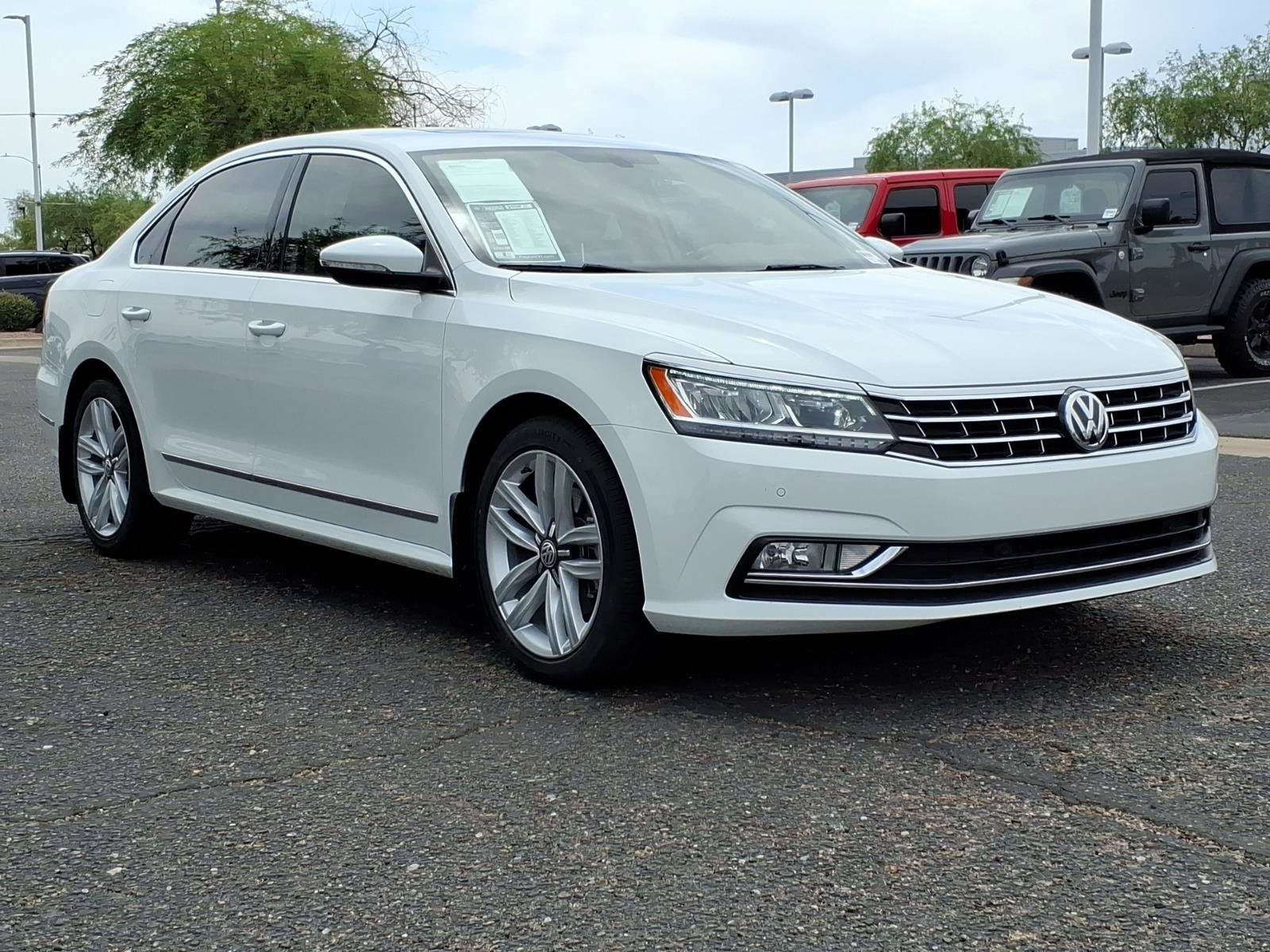 Used 2017 Volkswagen Passat 1.8T SE image 1