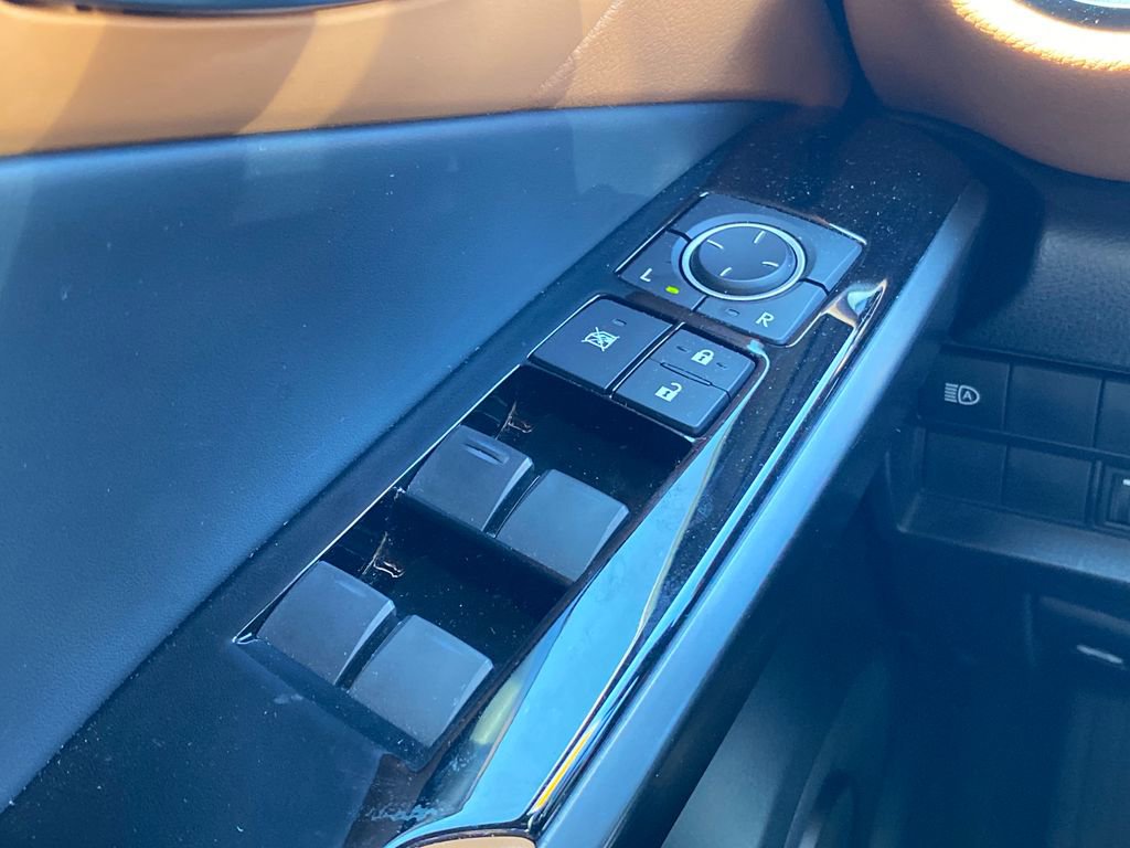 Used 2024 Lexus IS 350 F Sport RWD image 6