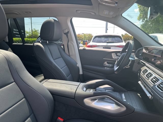 Used 2026 Mercedes-Benz GLS 450 4MATIC image 39