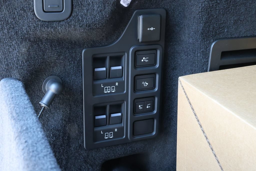 New 2026 Land Rover Discovery Dynamic SE AWD/4WD image 39