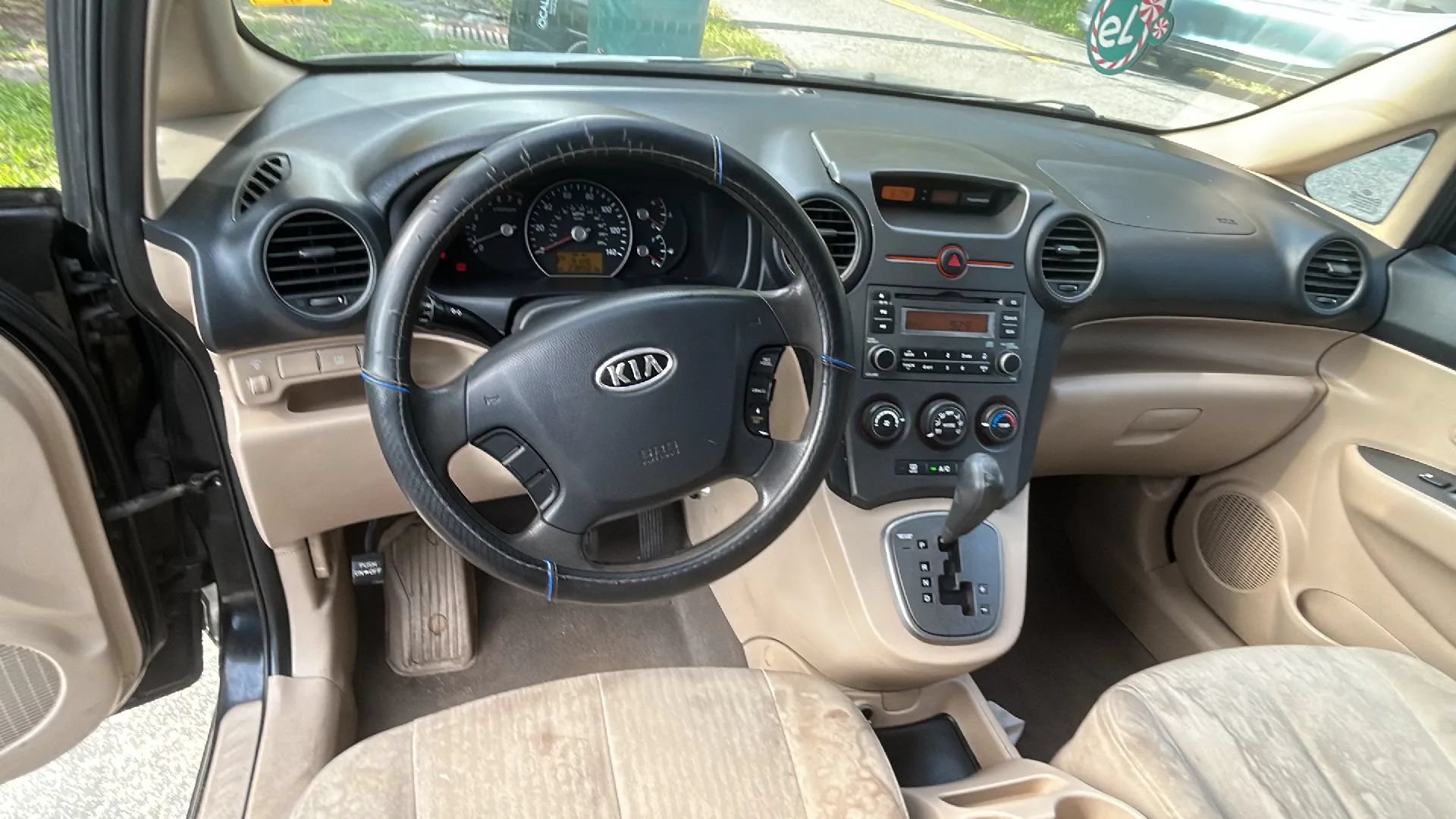 Used 2008 Kia Rondo LX w/ Convenience Pkg FWD image 8