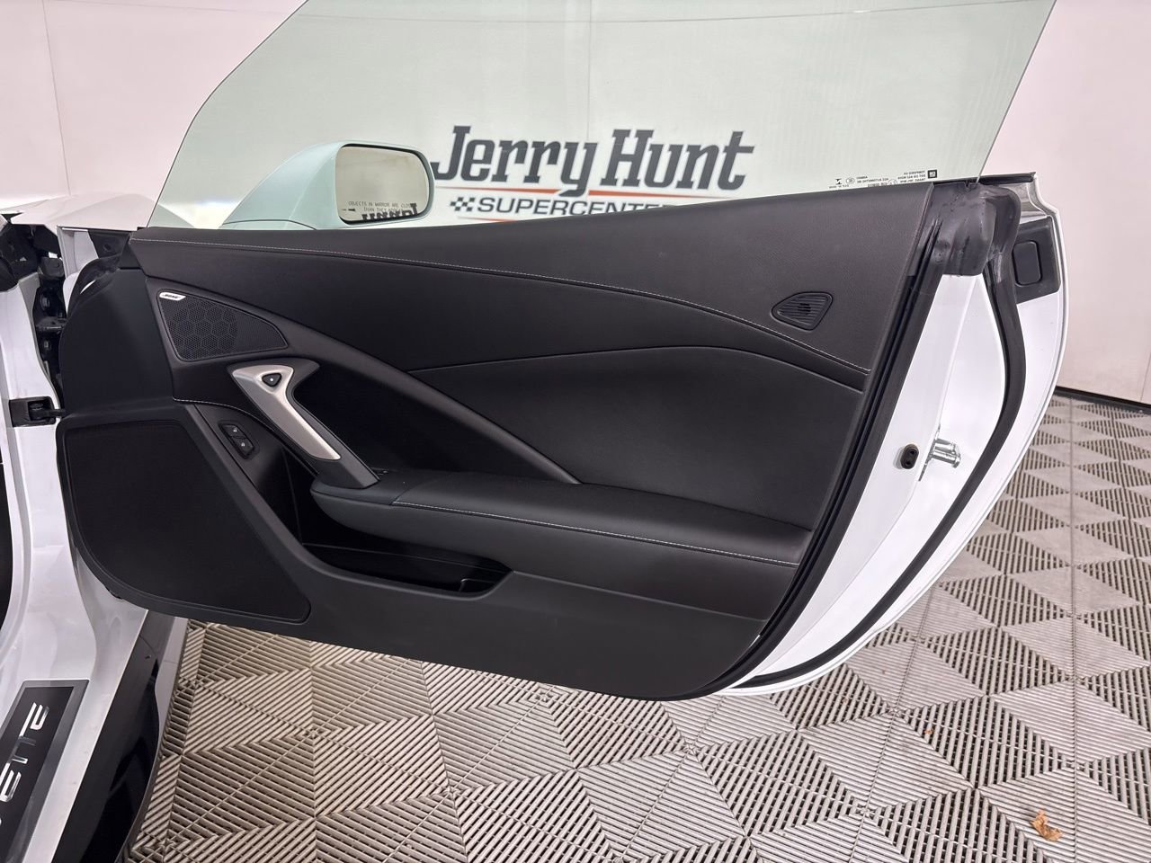 Used 2019 Chevrolet Corvette Stingray Coupe w/ 1LT image 20