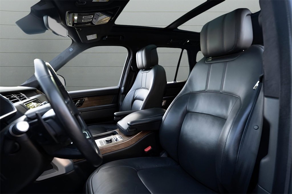 Used 2020 Land Rover Range Rover HSE image 12
