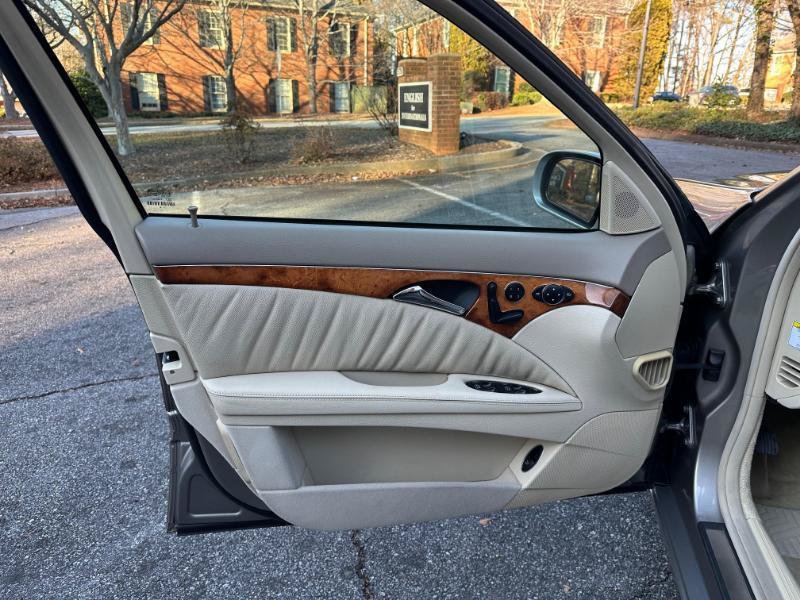 Used 2006 Mercedes-Benz E 500 Sedan image 20